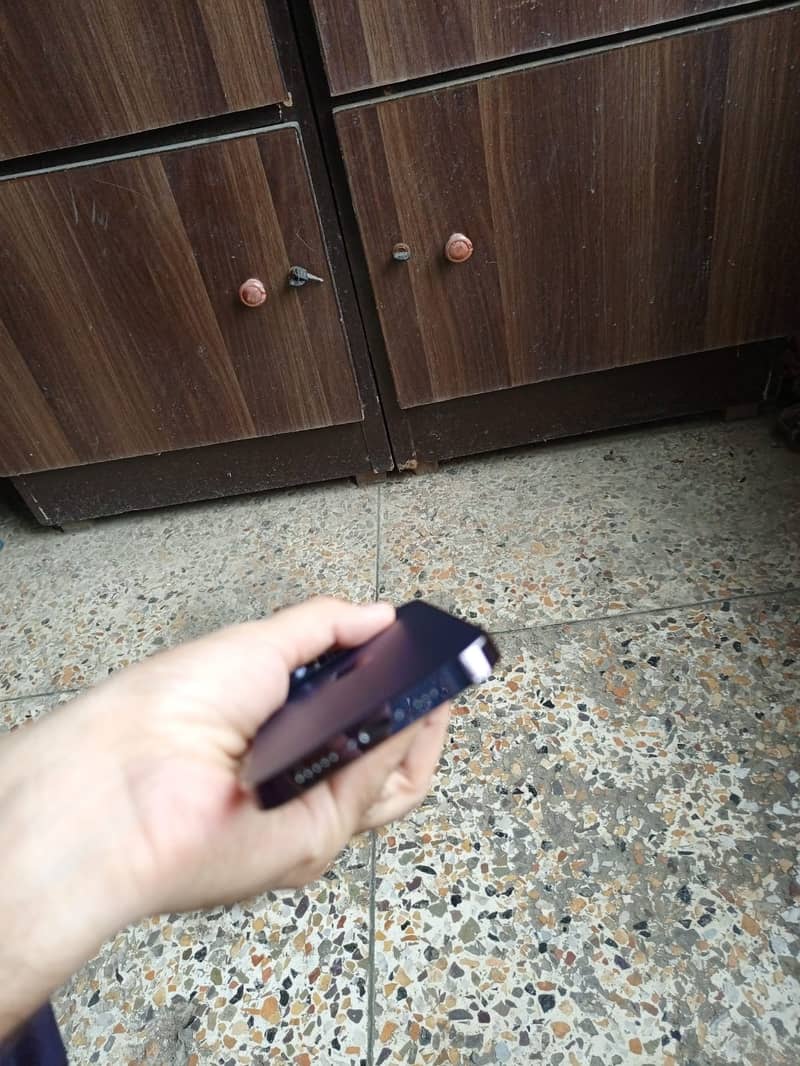 iPhone 14 pro 5