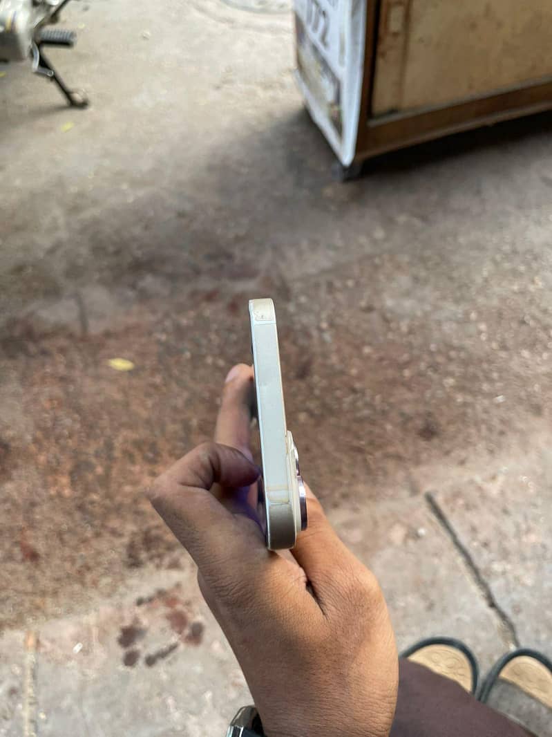 Apple iPhone 14 plus 4