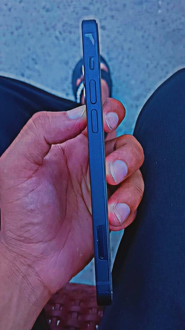 Apple iPhone 12 5