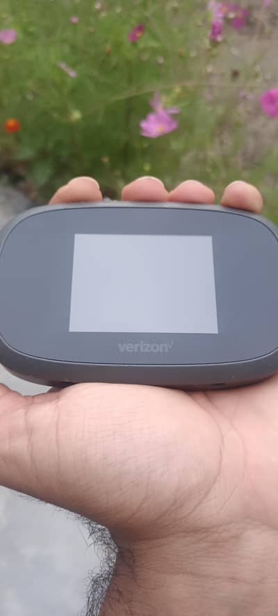 Verizon 8800L Mifi/ American Wifi internet Device