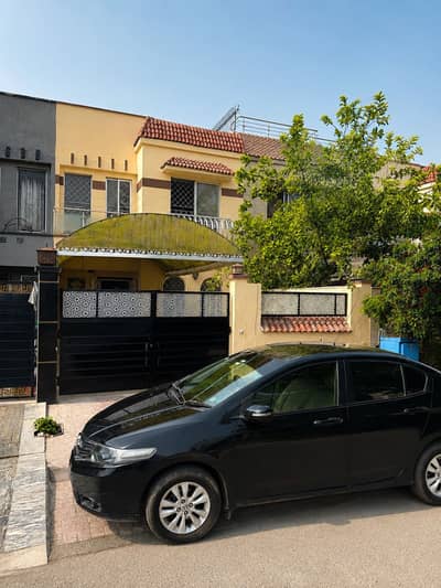 Rooms for Rent Available R Block, Paragon City, Lahore