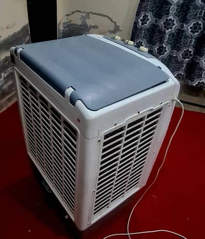 new condition ma ha just kuch din ma use ha