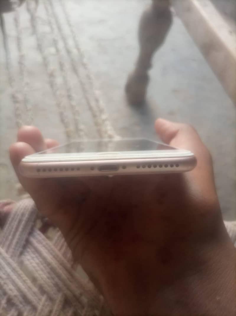 Apple iPhone 8 Plus 2