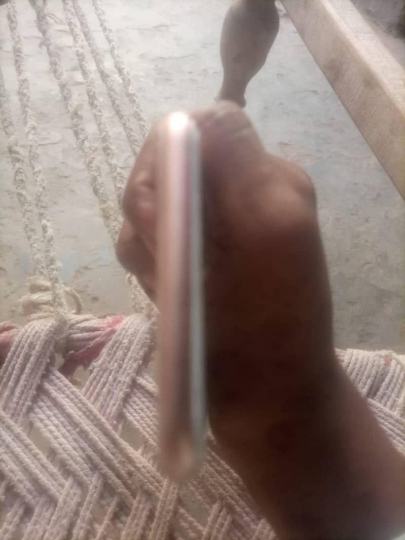 Apple iPhone 8 Plus 3