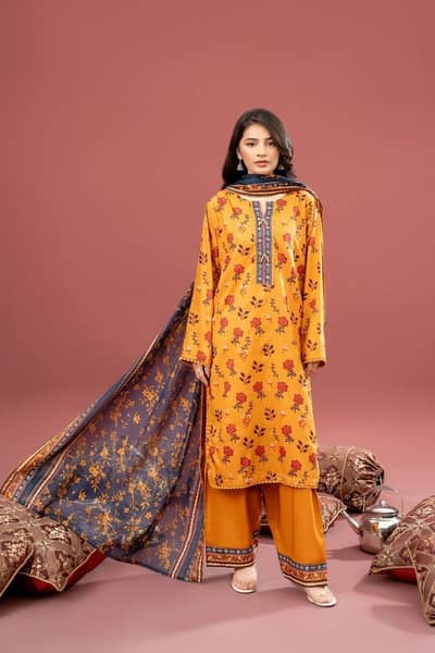 Women's Fashion / Suits