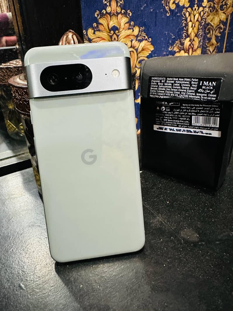 Google Pixel 8 4