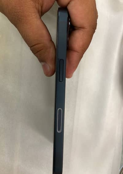 Apple iPhone 13 midnight colour 10by9.9