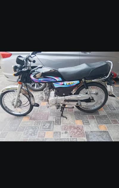 Honda 70 2024  low mileage 13500 original and Honda 125 2016 black