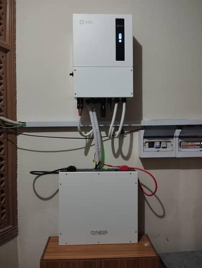 Solis hybrid inverter 8kw Pro model and Dyness lithium battery 5KWh
