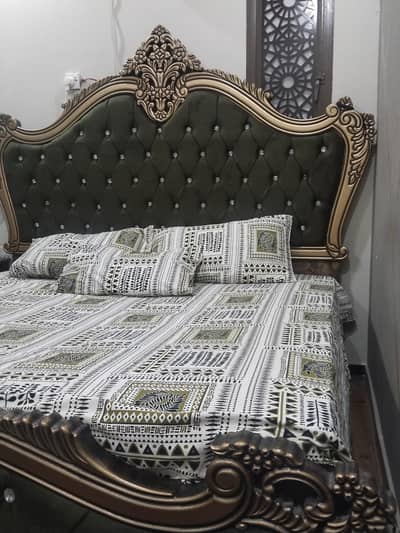 Newly bed and 2 side table for urgent sale
