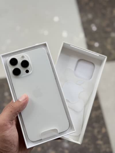 Apple iPhone 15 Pro Max (512 GB)