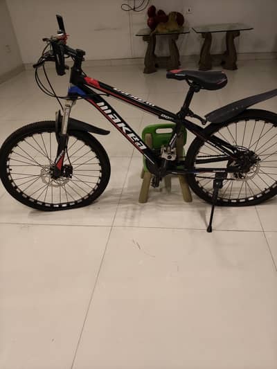 mountain bike akea black and red