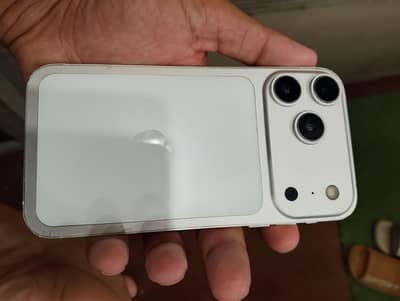 Apple iPhone XR Converd 17 Pro Good Battery timing 90%