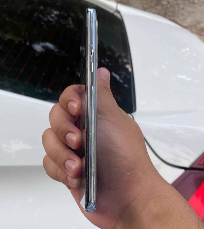 One Plus 9pro 5G 4