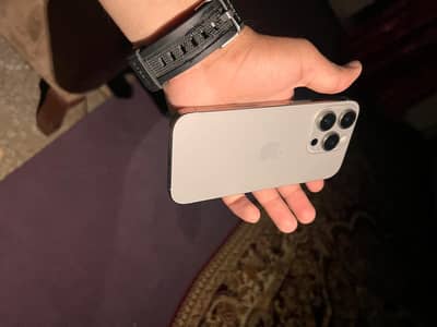 Apple iPhone 16 Pro