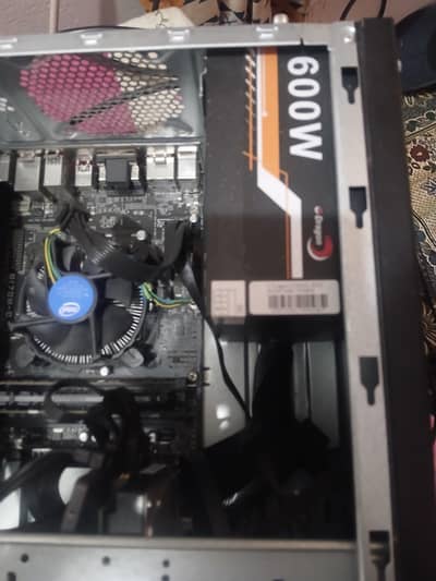 gaming pc  gb ram 128 ssd 500hard 600 powersupply 1070 8gb Normal case