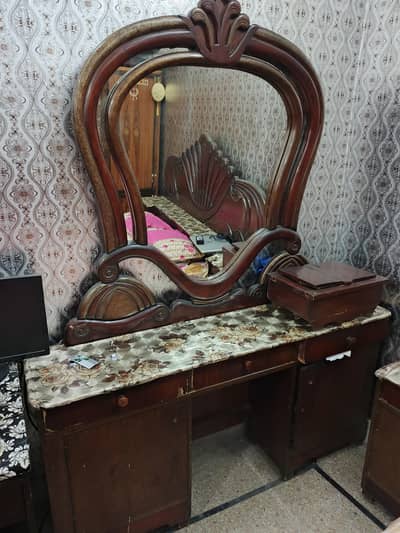 wooden Singhar For Makeup And Home Usage With 3 Small & 2 large Draurs