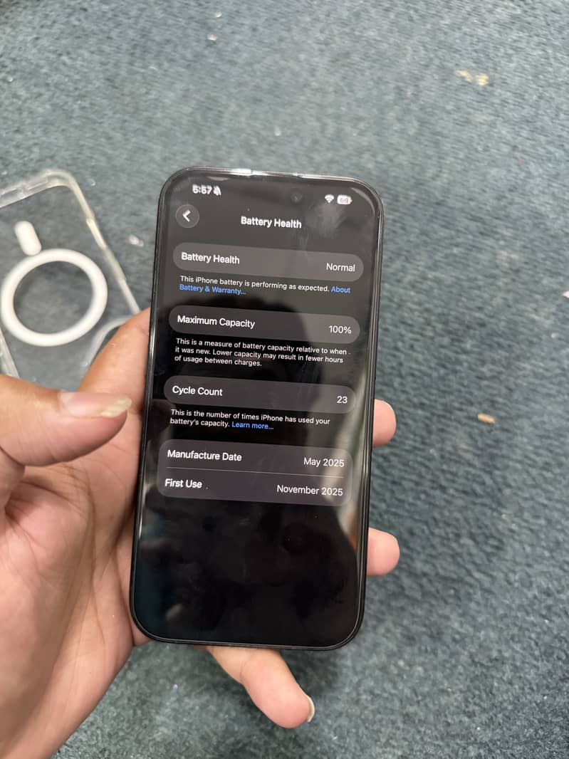 Apple iPhone 16 0