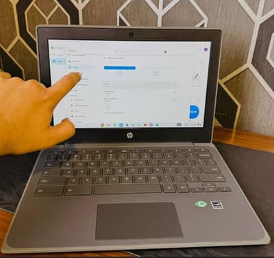 Chromebook Hp G8 11 |4gb| |32gb|  |with charger|
