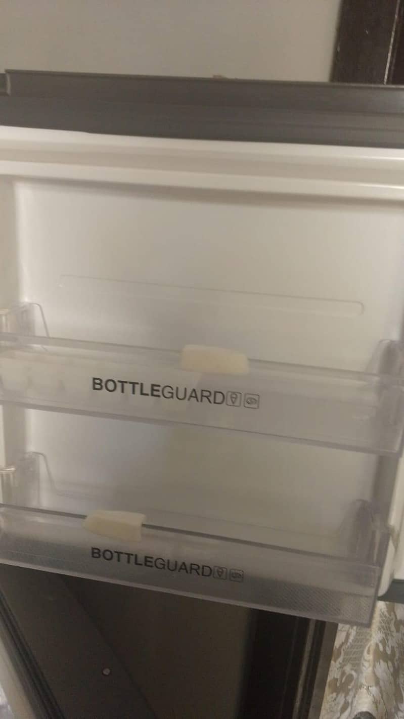 REFRIGERATOR 1
