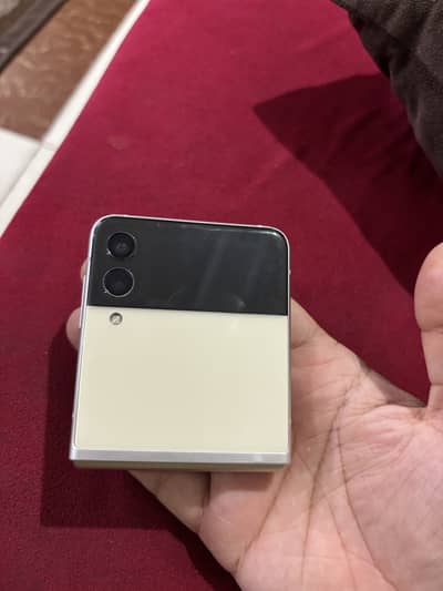 Samsung Mobile Z Flip 3 Non Pta, Screen unfunctional