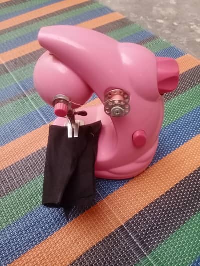 Mini Sewing machine for Biginners/Kids/With Power Adapter