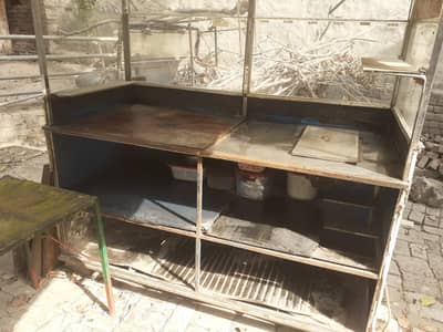 Burger counter with Fryer and crockery
