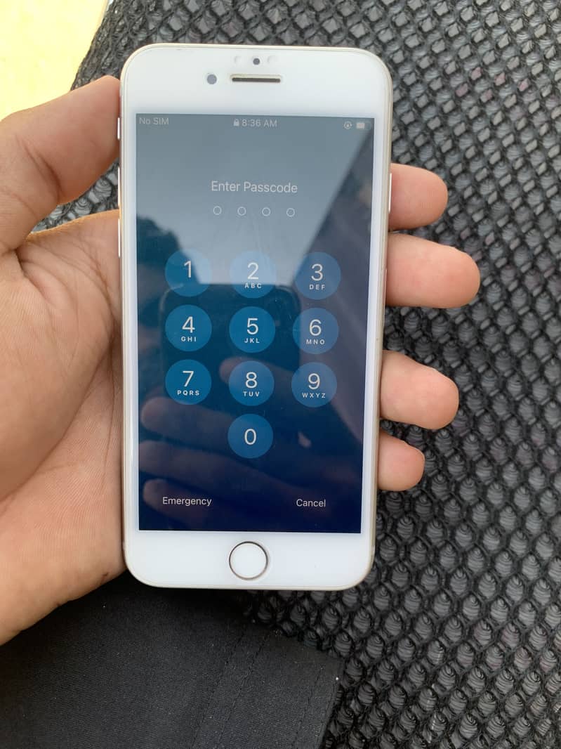 Apple iPhone 8 4