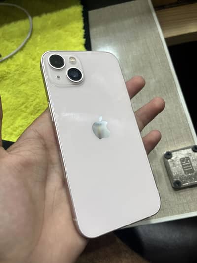 Apple iPhone 13