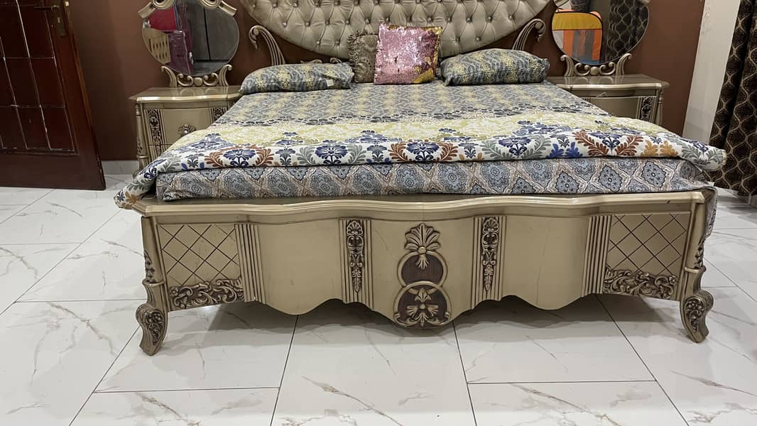 Bed with side tables 2