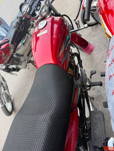 yhama 125ybz