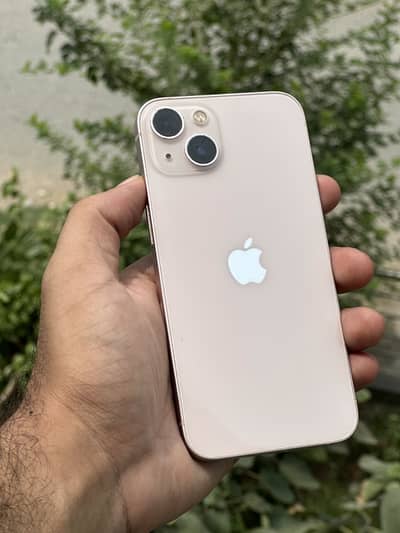 Apple iPhone 13