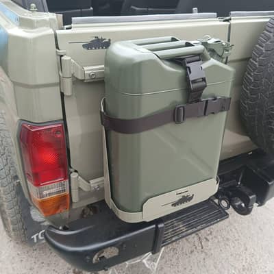 20L METAL & Plastic Jerry Cans