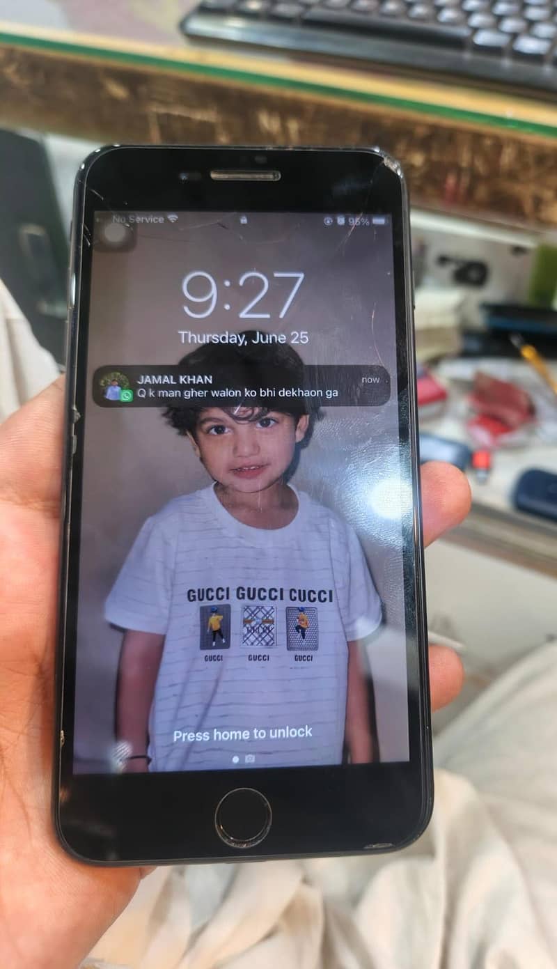 Apple iPhone 7  Plus 1