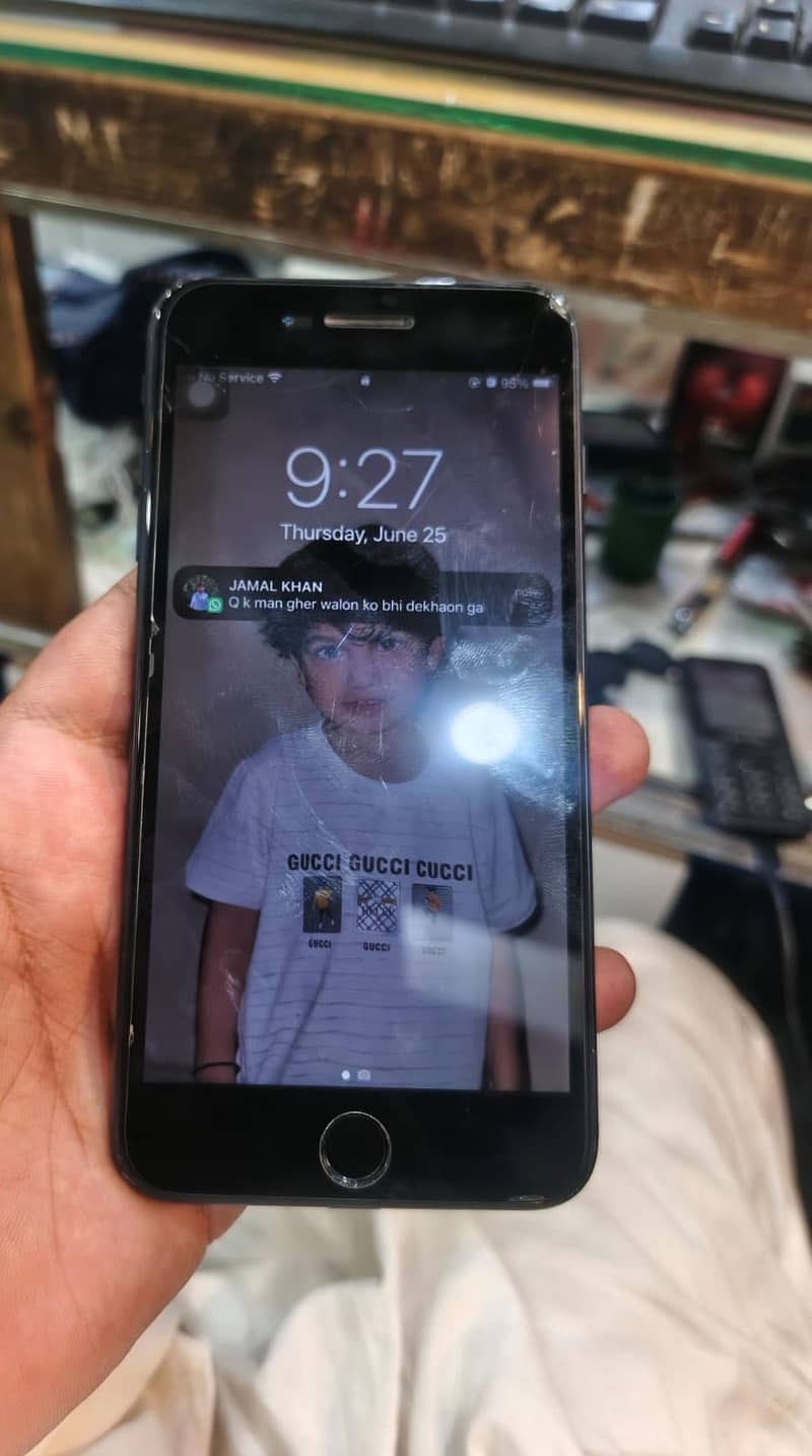 Apple iPhone 7  Plus 2