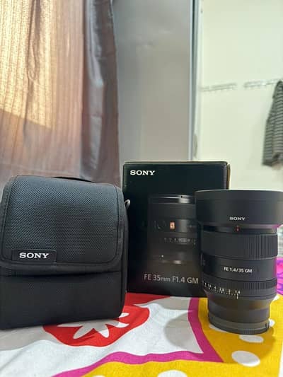 Sony FE 35mm f/1.4 GM Lens