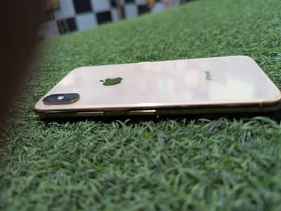 Apple iPhone XS Gold Colour