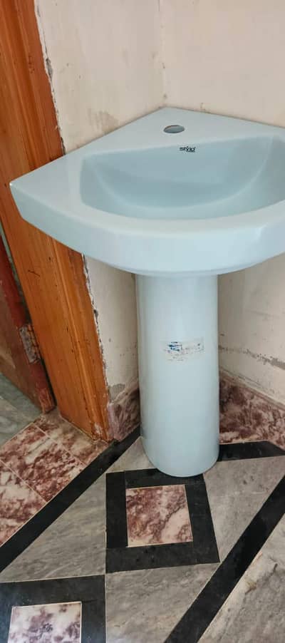 corner wash basin