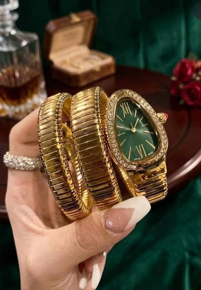 girl watch/Hand watch/snake style watch