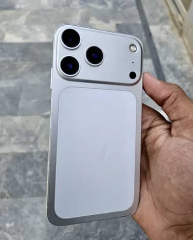 Apple iPhone XR convert 17 pro
