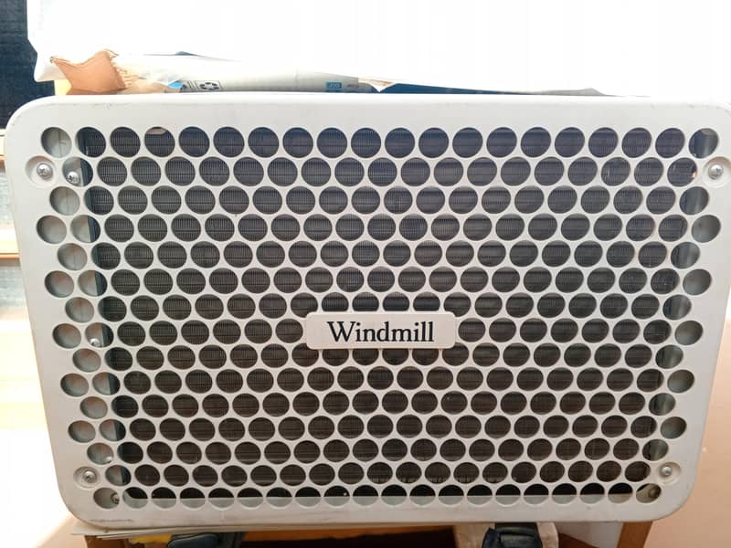 Windmill Window AC 2