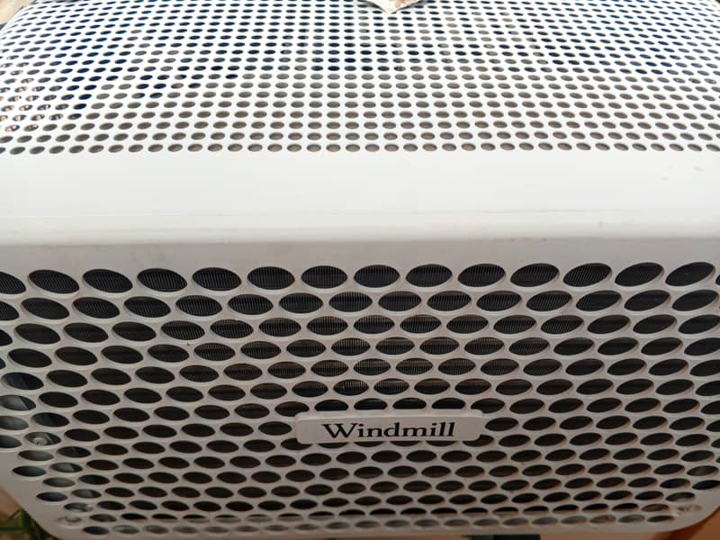Windmill Window AC 3