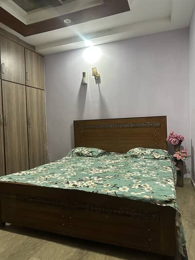 Bed set with mattress