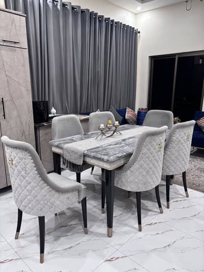 6 seater dining table slightly used