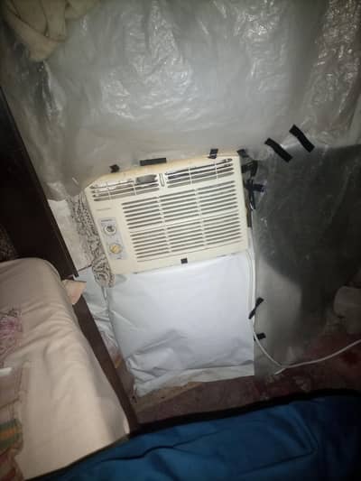 window Frigidaire AFc 0.5 ton ka ha