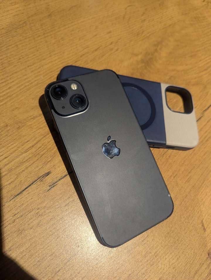 Apple iPhone 13 1