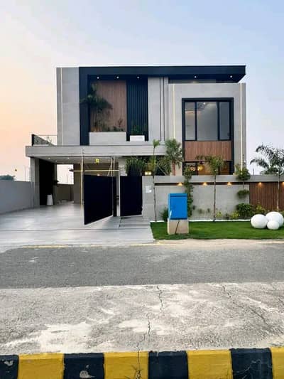 1 kanal Luxury Furnished House is Available For Sale in Bahria Town Lahore
