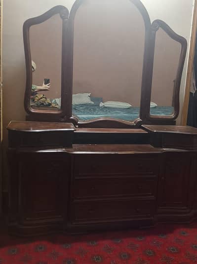 bed almari dressing