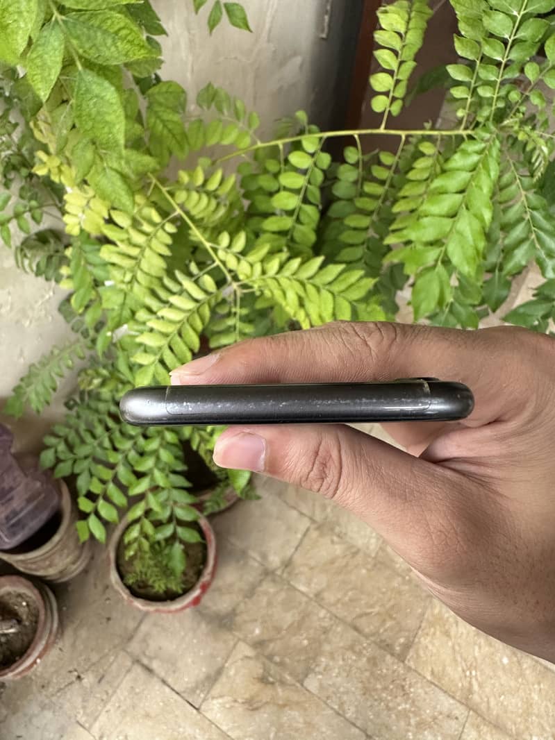 Apple iPhone 8 6