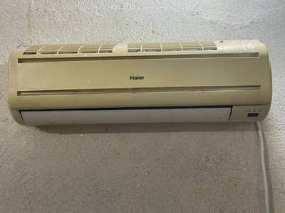 Haier 1 ton non inverter good condition working